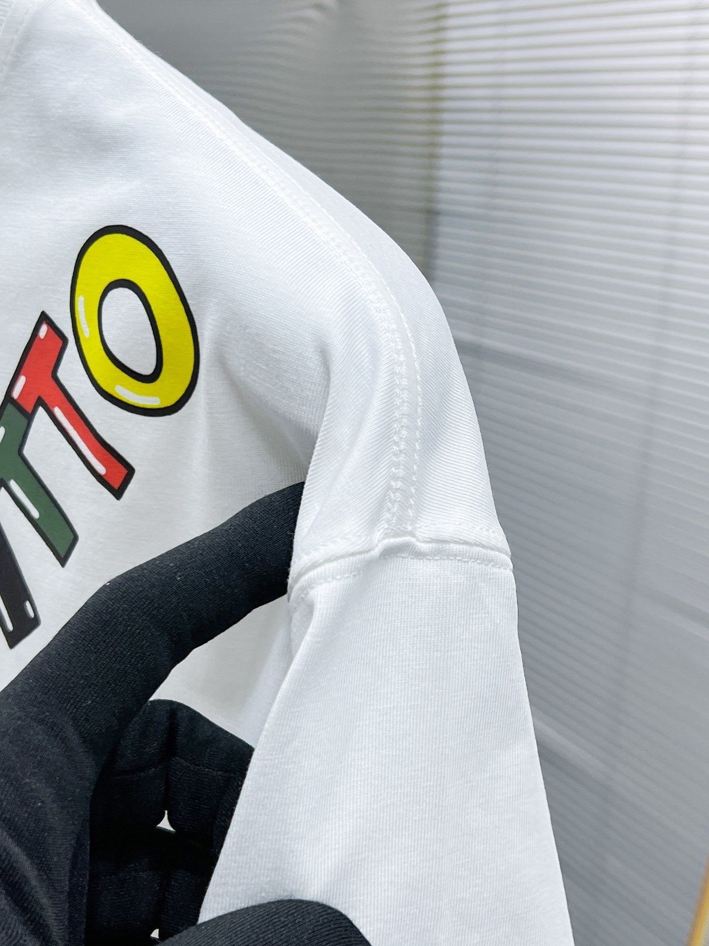 LV WHITE COTTON T-SHIRT COLORFUL LOGO 238820