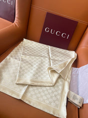 GUCCI 26S SCARF 90 IN SILK 816289
