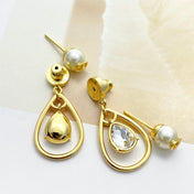 CD 26S PEARL STUD TEARDROP CRYSTAL DROP EARRINGS IN GOLD METAL 631774