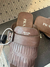 PRADA 25S SHUFFLE LEATHER THONG SANDALS IN BROWN CALFSKIN