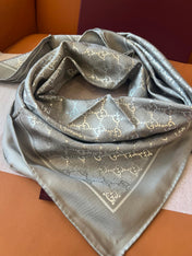 GUCCI 25S SCARF 90 IN SILK 697668