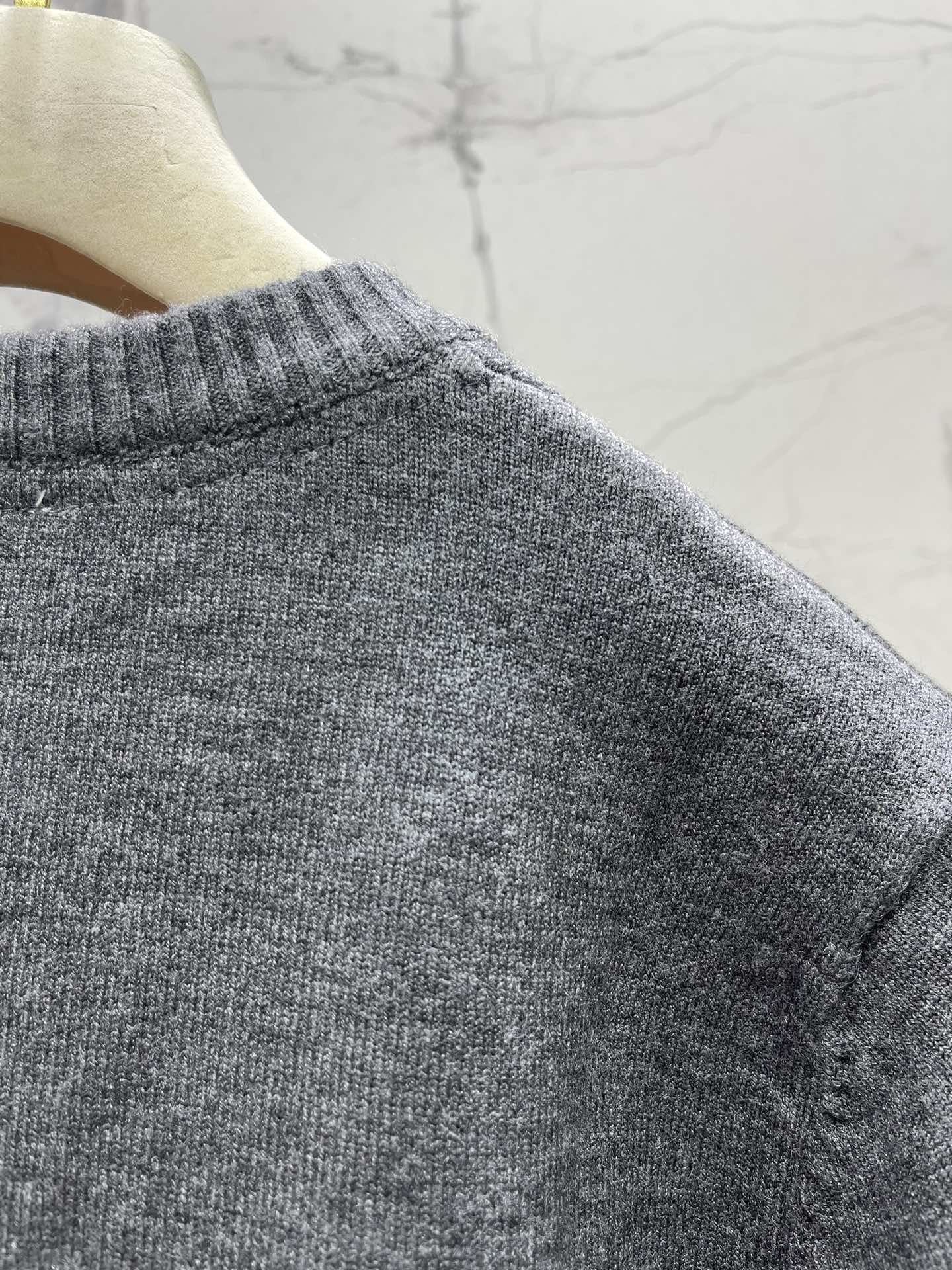 MIUMIU CARDIGAN STYLE 261