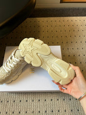 DIOR 26S VIBE SNEAKER 55MM IN GOLD DIOR OBLIQUE LUSENTI EMBROIDERED COTTON AND BEIGE SUEDE