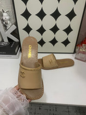 CHANEL 26S SANDALS IN BEIGE CALFSKIN GOLD-TONE CHAIN DETAIL
