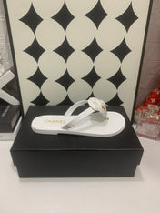 CHANEL 26S THONG SANDALS IN WHITE LAMBSKIN WITH FLORAL