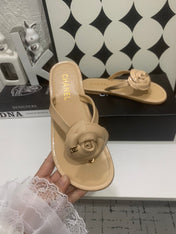 CHANEL 26S THONG SANDALS IN BEIGE LAMBSKIN WITH FLORAL