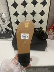 CHANEL 26S THONG SANDALS IN BLACK LAMBSKIN WITH FLORAL