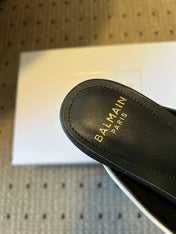 BALMAIN 26S GOLD CHAIN HIGH HEEL MULES 45 MM IN WHITE CALFSKIN
