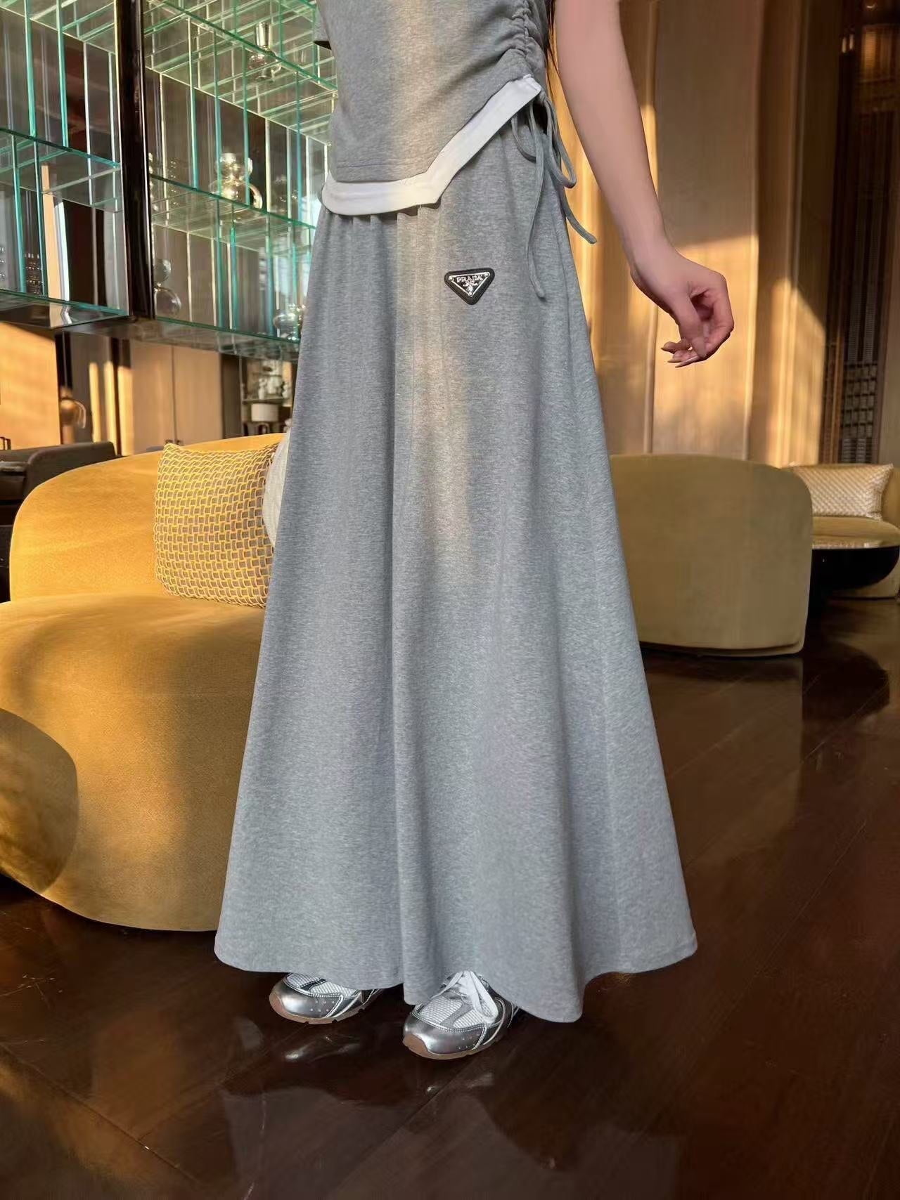 PRADA 26S TOP AND SKIRT SET STYLE 833