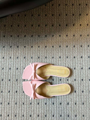 DIOR 26S OBLIQUE BOW MULE IN LIGHT PINK CALFSKIN