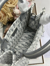 DIOR 26S BOOK TOTE BAG 26 IN GREY AND WHITE OBLIQUE JACQUARD