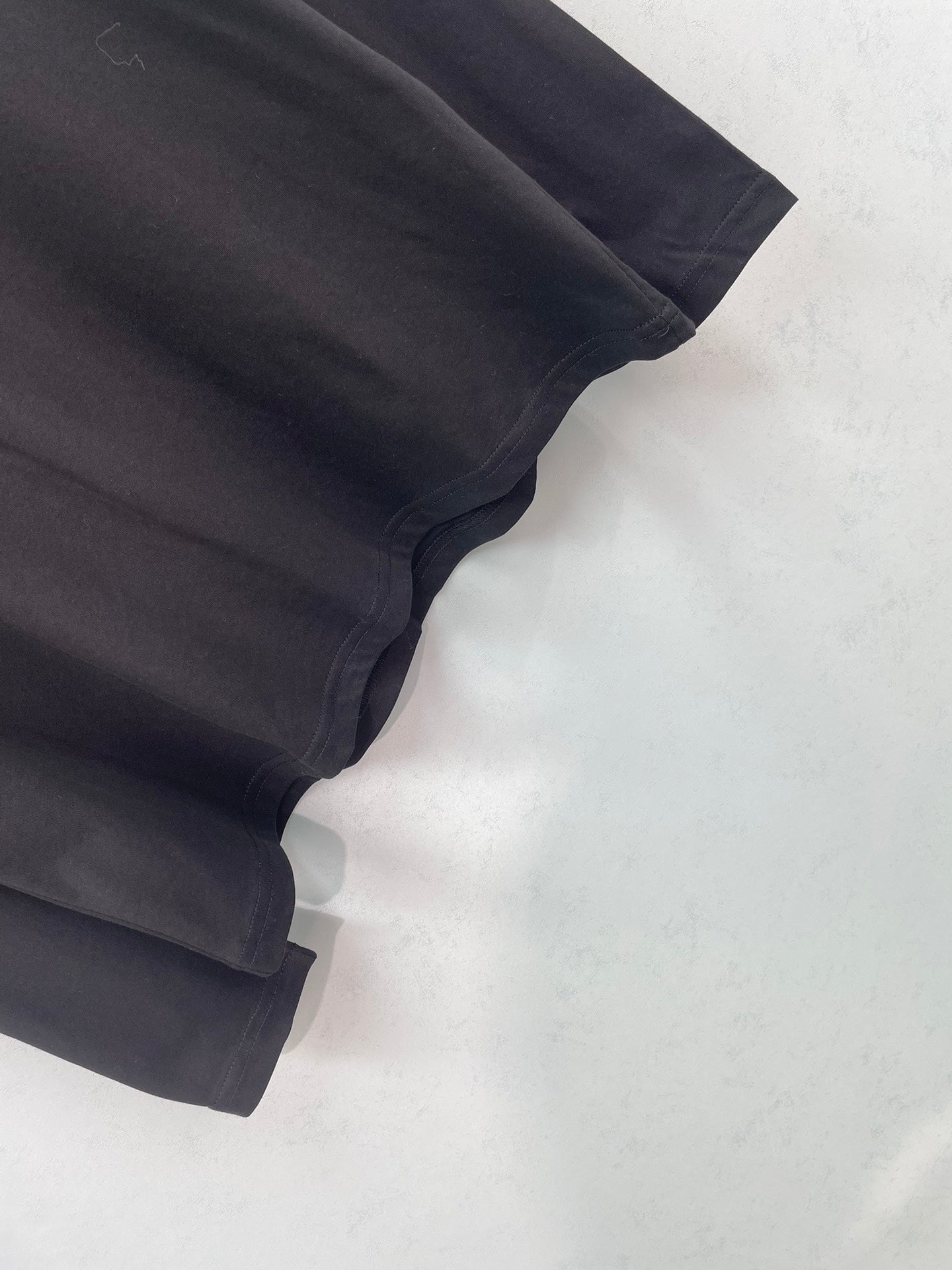 CHANEL 26S LONG SLEEVE CREW NECK T-SHIRT 1576