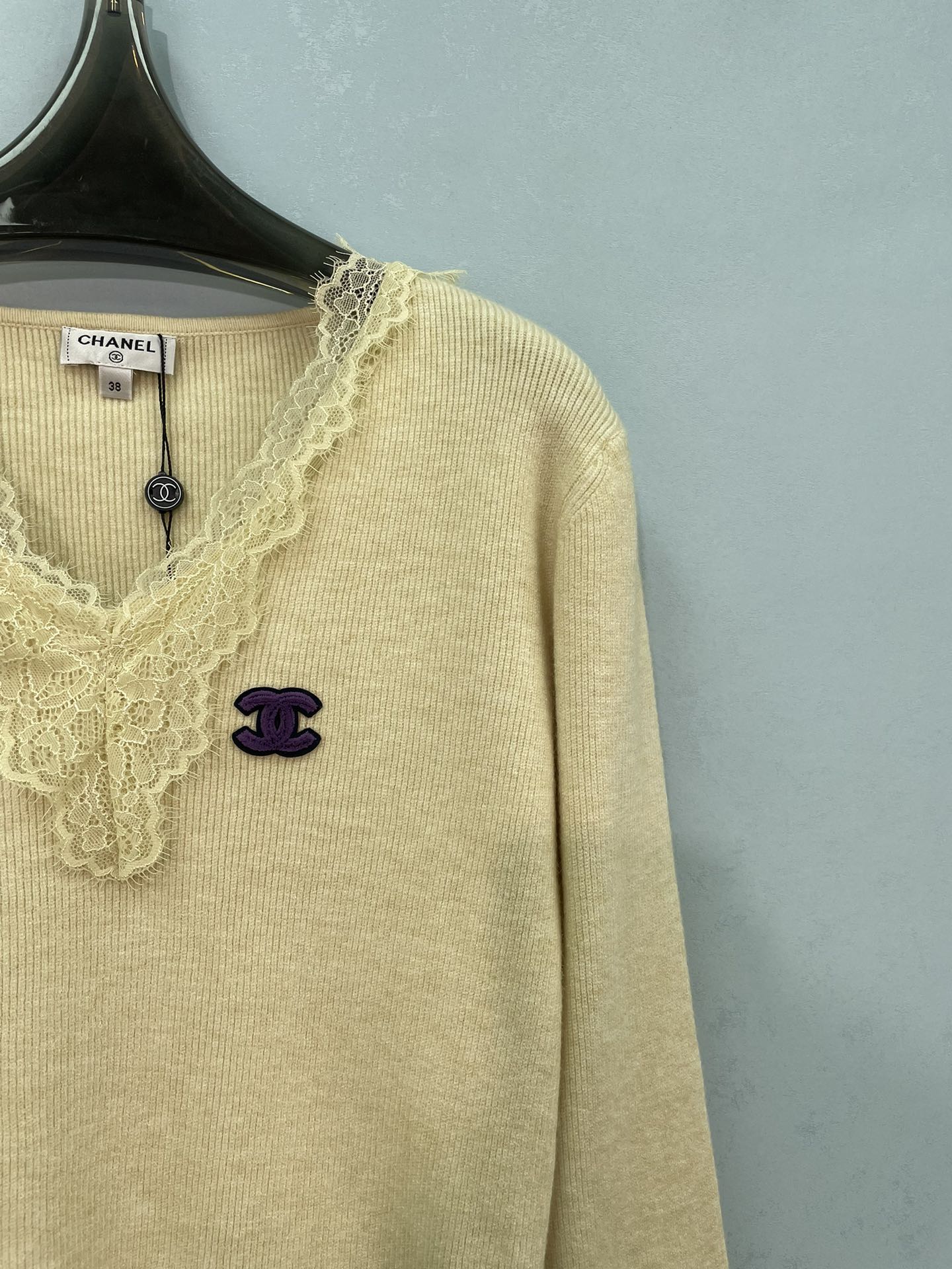CHANEL 26S LACE TRIM V-NECK KNIT SWEATER 1570