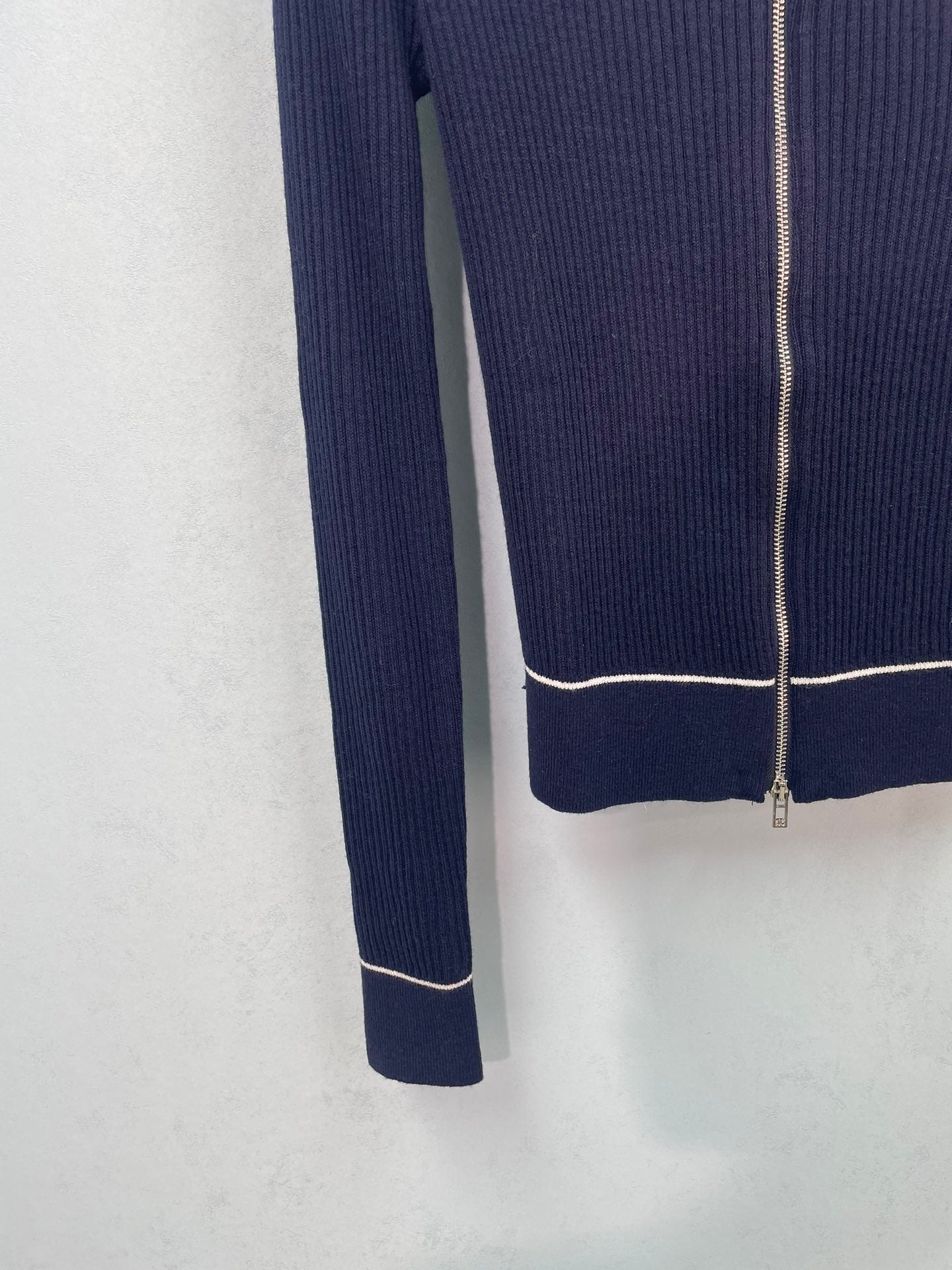 CHANEL 26S ZIP-UP KNIT CARDIGAN 1567
