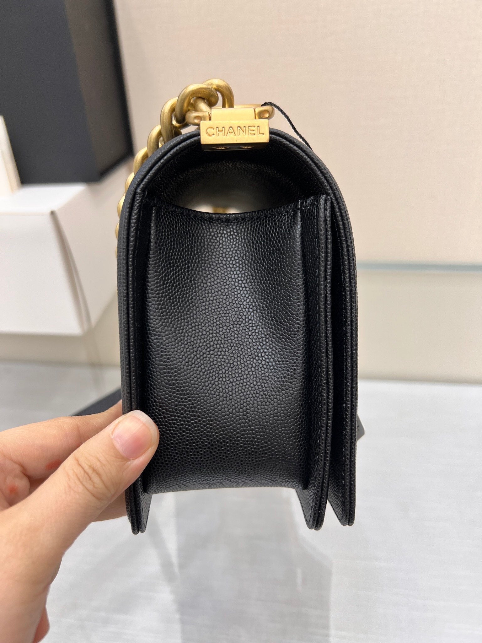 BOY BAG MEDIUM 25 BLACK HARDWARE