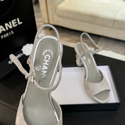 CC SUEDE KIDSKIN SANDAL IMITATION PEARLS GREY