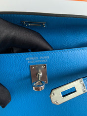 KELLY DANSE 22 EVERCOLOR BLUE IN CALFSKIN SLIVER HARDWARE