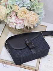 MEDIUM SADDLE MESSENGER BAG IN BLACK OBLIQUE JACQUARD AND BLACK GRAINED CALFSKIN