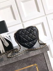 CC HEART QUILTED SHOULDER BAG 19 IN BLACK CALFSKIN TP3