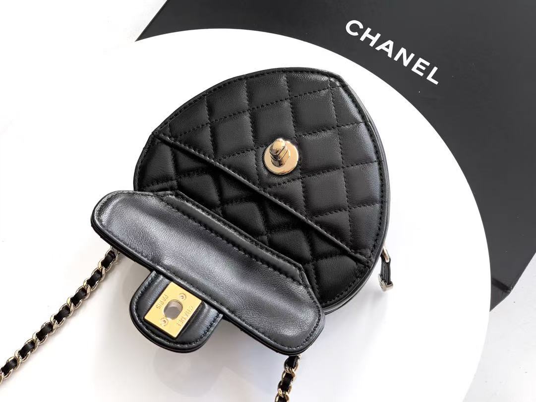CC HEART QUILTED SHOULDER BAG 19 IN BLACK CALFSKIN TP3