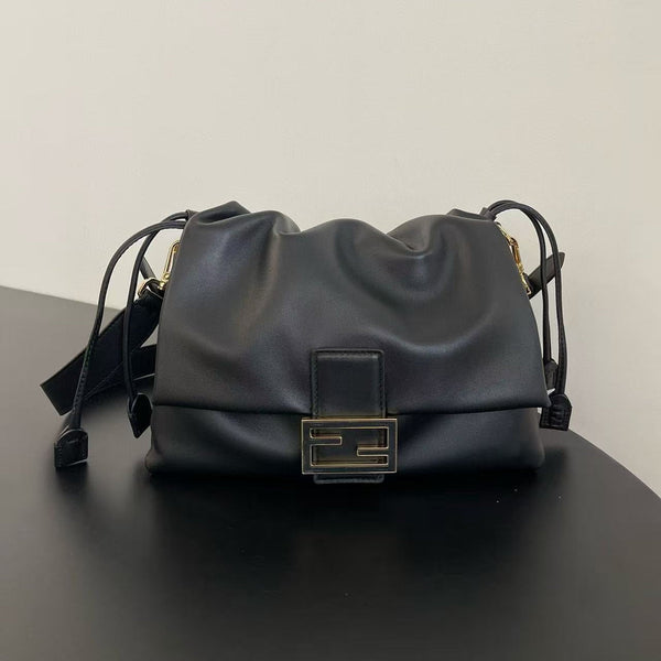 FF MAMMA BAGUETTE 16 IN BLACK CALFSKIN