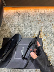 SAINT LAURENT 26S THONG SANDALS IN BLACK CALFSKIN 25626