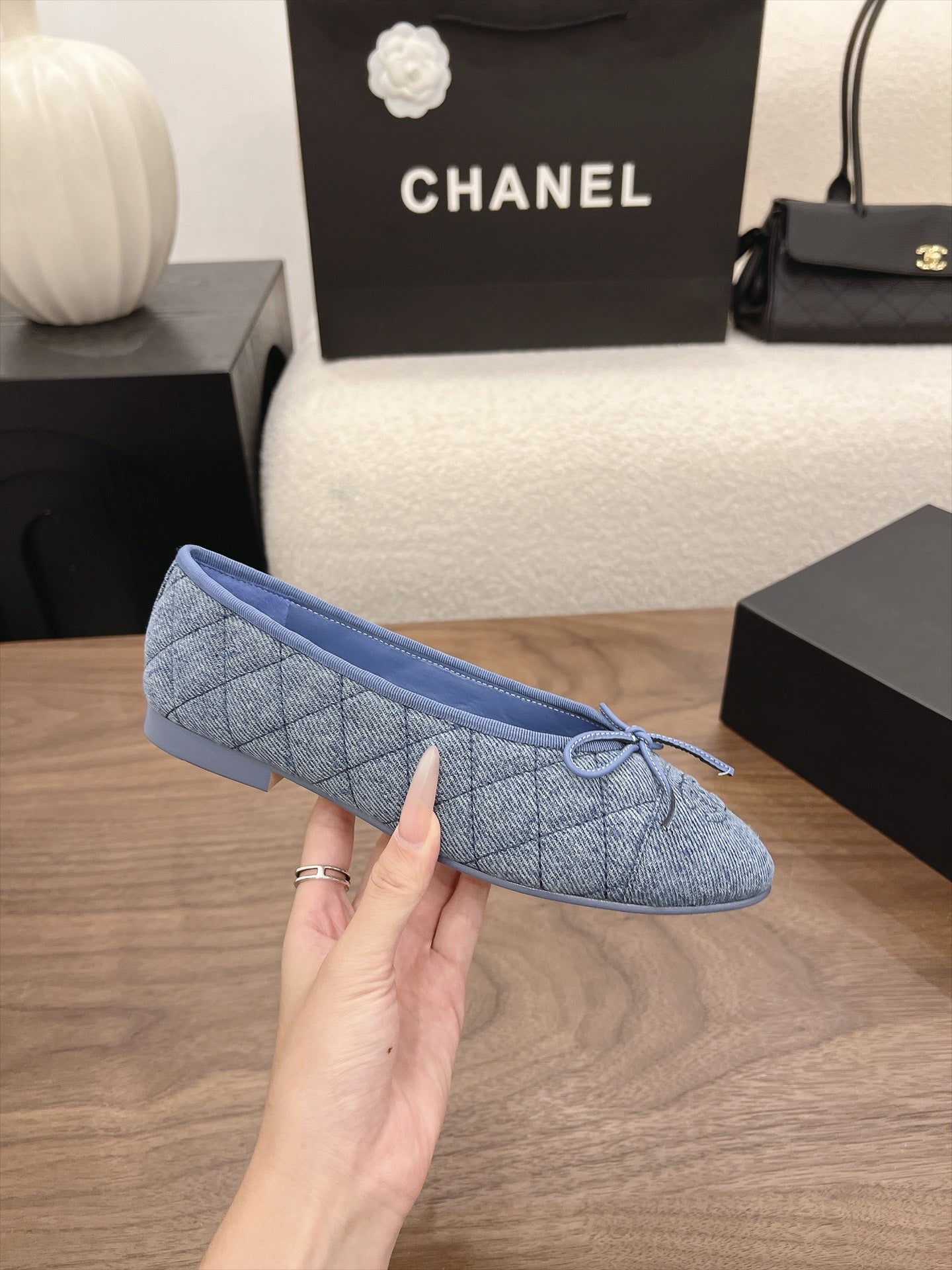 CHANEL 26S BALLET FLATS IN BLUE DENIM WITH CC LOGO & BOW DETAIL