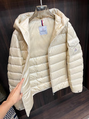 MONCLER SHORT DOWN JACKET IN WHITE