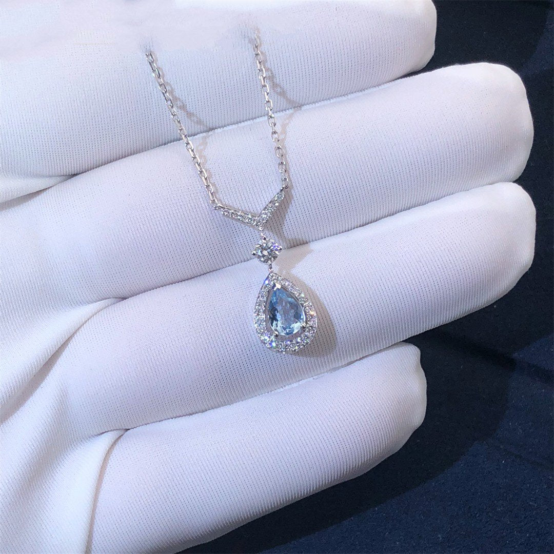 chaumet-josephine-aigrette-white-gold-aquamarine-and-diamond-pendant-083315-coral-1_a61fff4f-8288-4736-801c-8c2874cb9adf.jpg