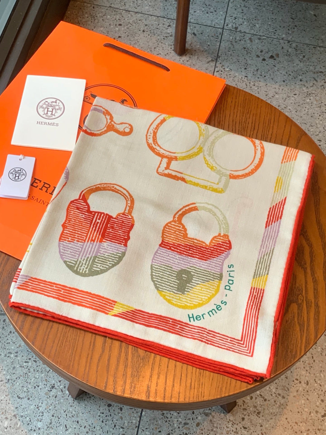 HERMES 26S PRINTED SQUARE SCARF 135 IN CASHMERE AND SILK 307236