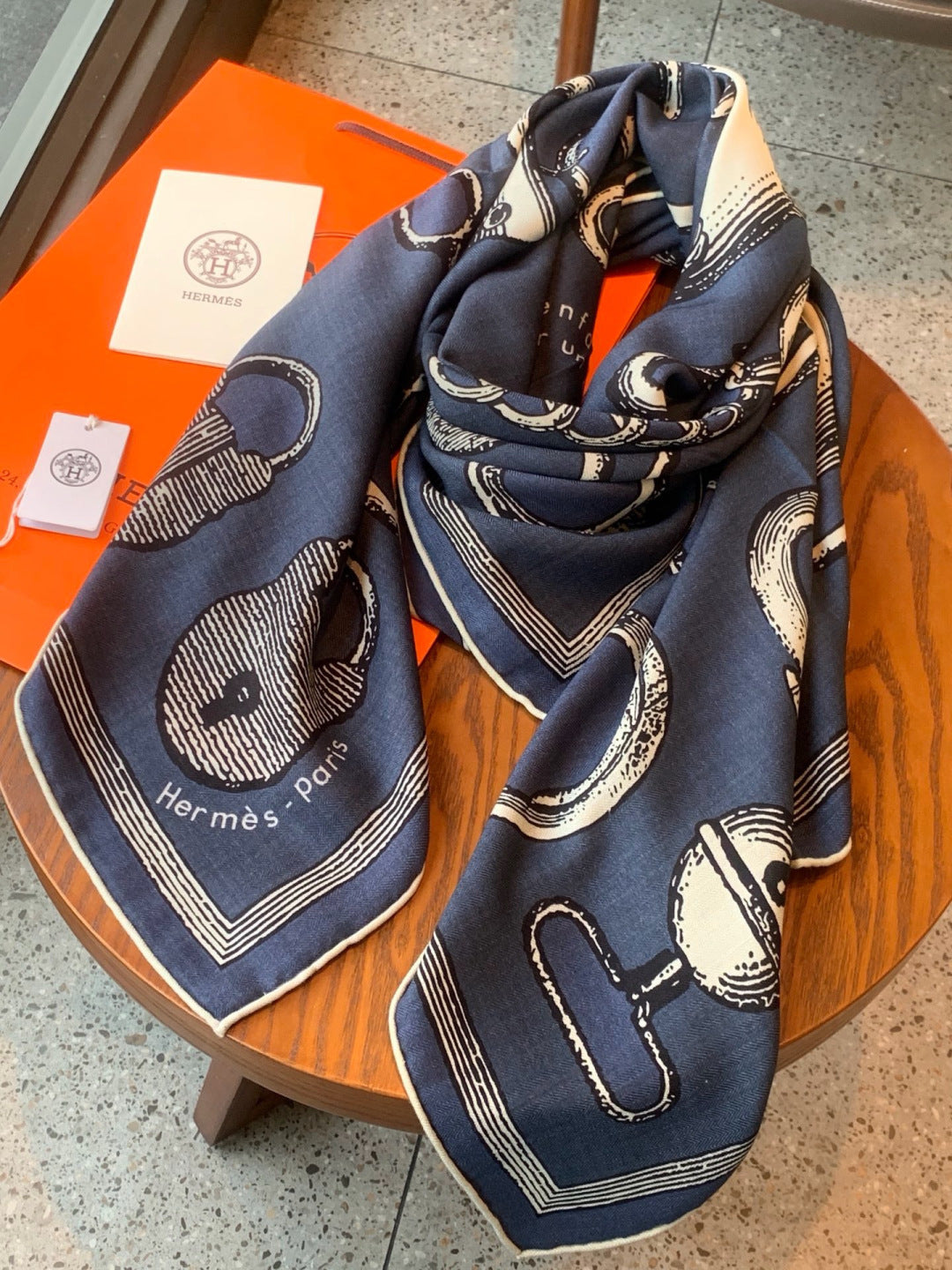 HERMES 26S PRINTED SQUARE SCARF 135 IN CASHMERE AND SILK 307239