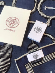 HERMES 26S PRINTED SQUARE SCARF 135 IN CASHMERE AND SILK 307239