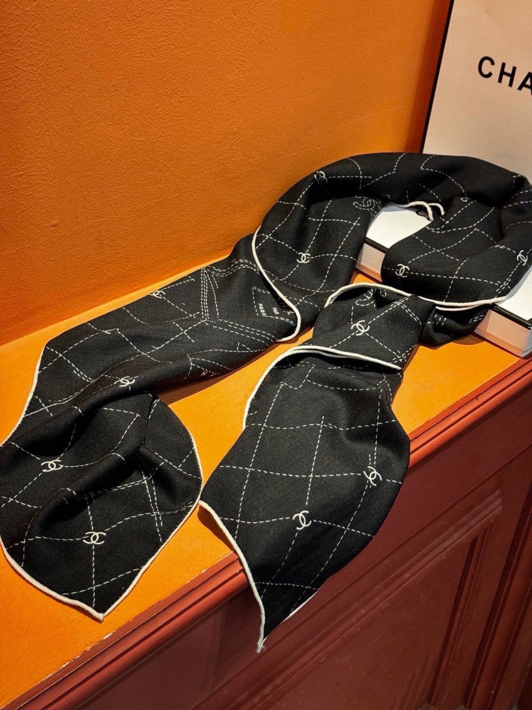 CHANEL 26S SCARF 140 IN CASHMERE AND SILK 307247