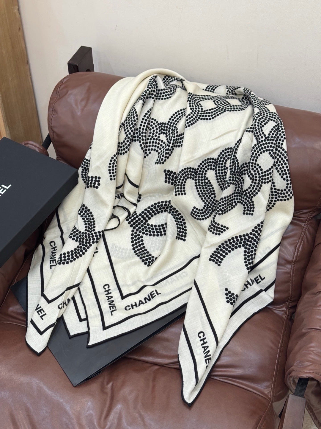 CHANEL 26S SCARF 135 IN CASHMERE AND SILK 309307