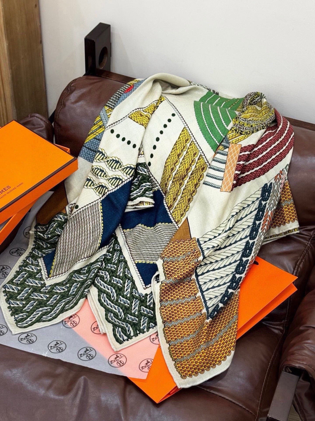 HERMES 26S PRINTED SQUARE SCARF 140 IN CASHMERE AND SILK 309319