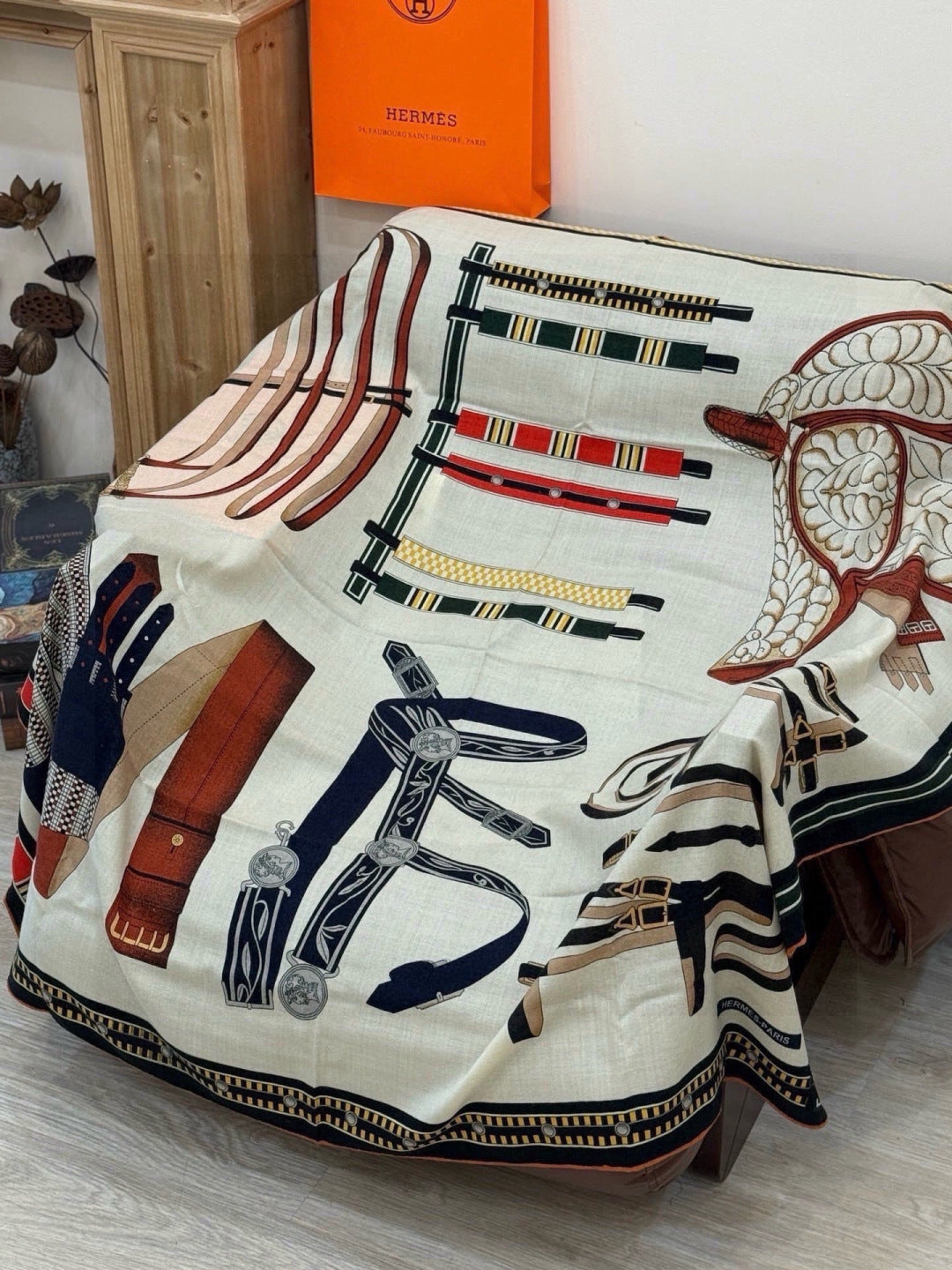 HERMES 26S PRINTED SQUARE SCARF 140 IN SILK 311927