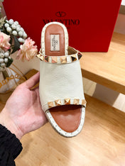 LACE-UP WEDGE SANDALS IN WHITE CALFSKIN WITH STUDS