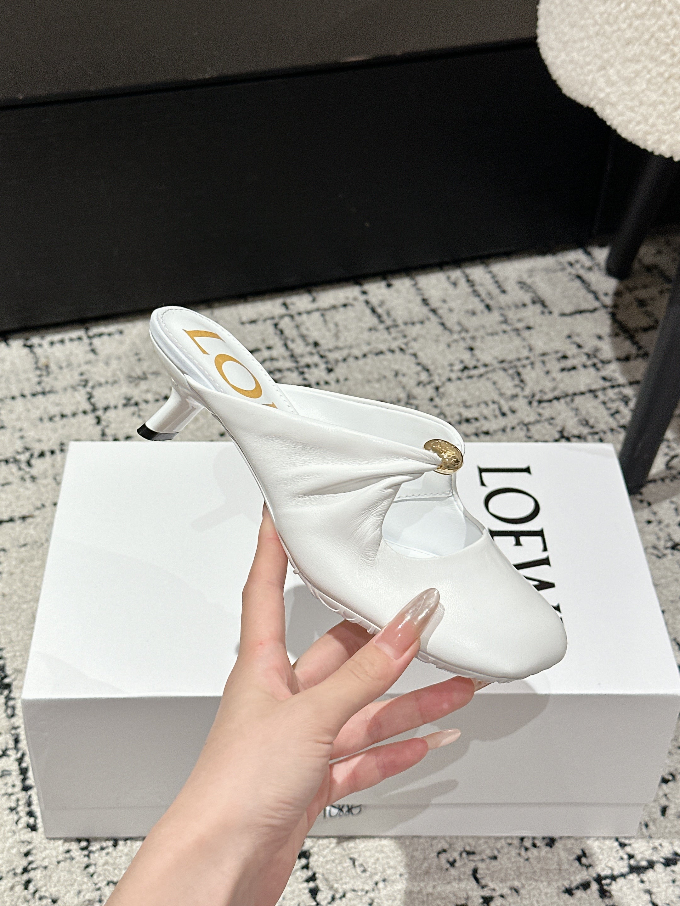 CHLOÉ 26S HIGH-HEELED MULES IN WHITE CALFSKIN