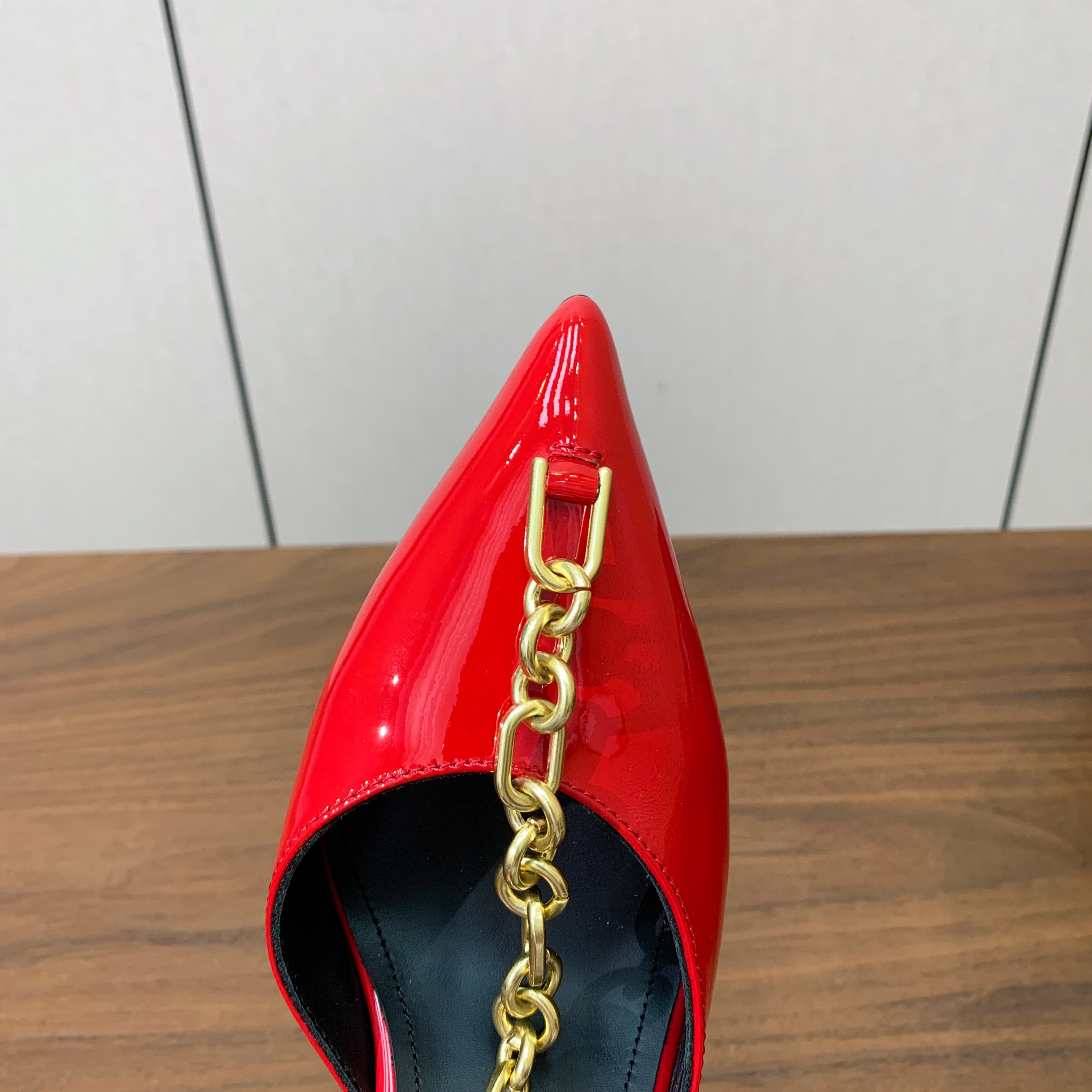 BALMAIN 26S CHAIN HIGH HEELS 95 MM IN RED PATENT CALFSKIN