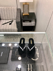 THONG SLIDE IN BLACK SUEDE WITH WHITE RHINSTONES