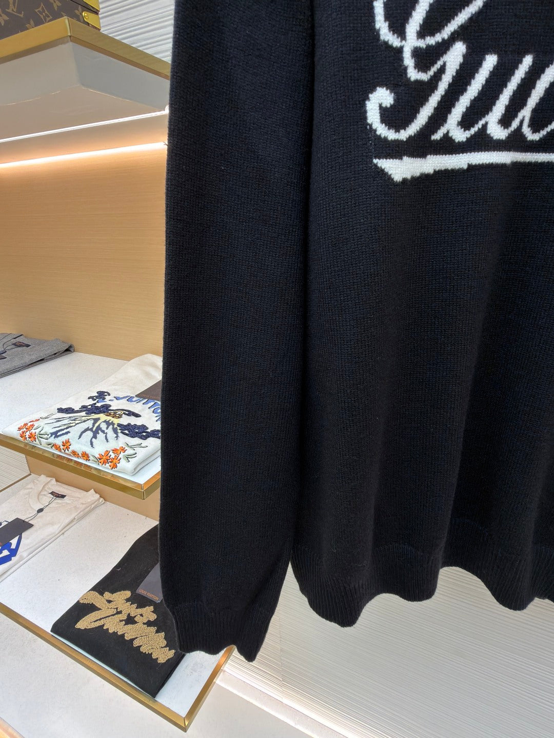 GUCCI 26S SWEATER 217
