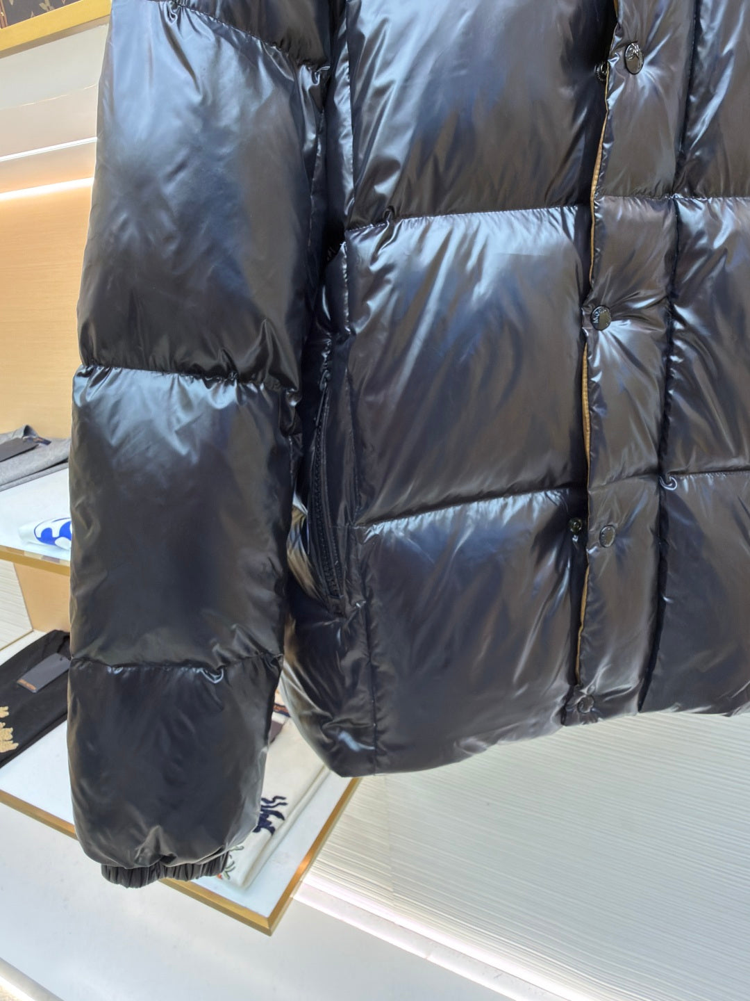 MONCLER 25S DOWN JACKET 437