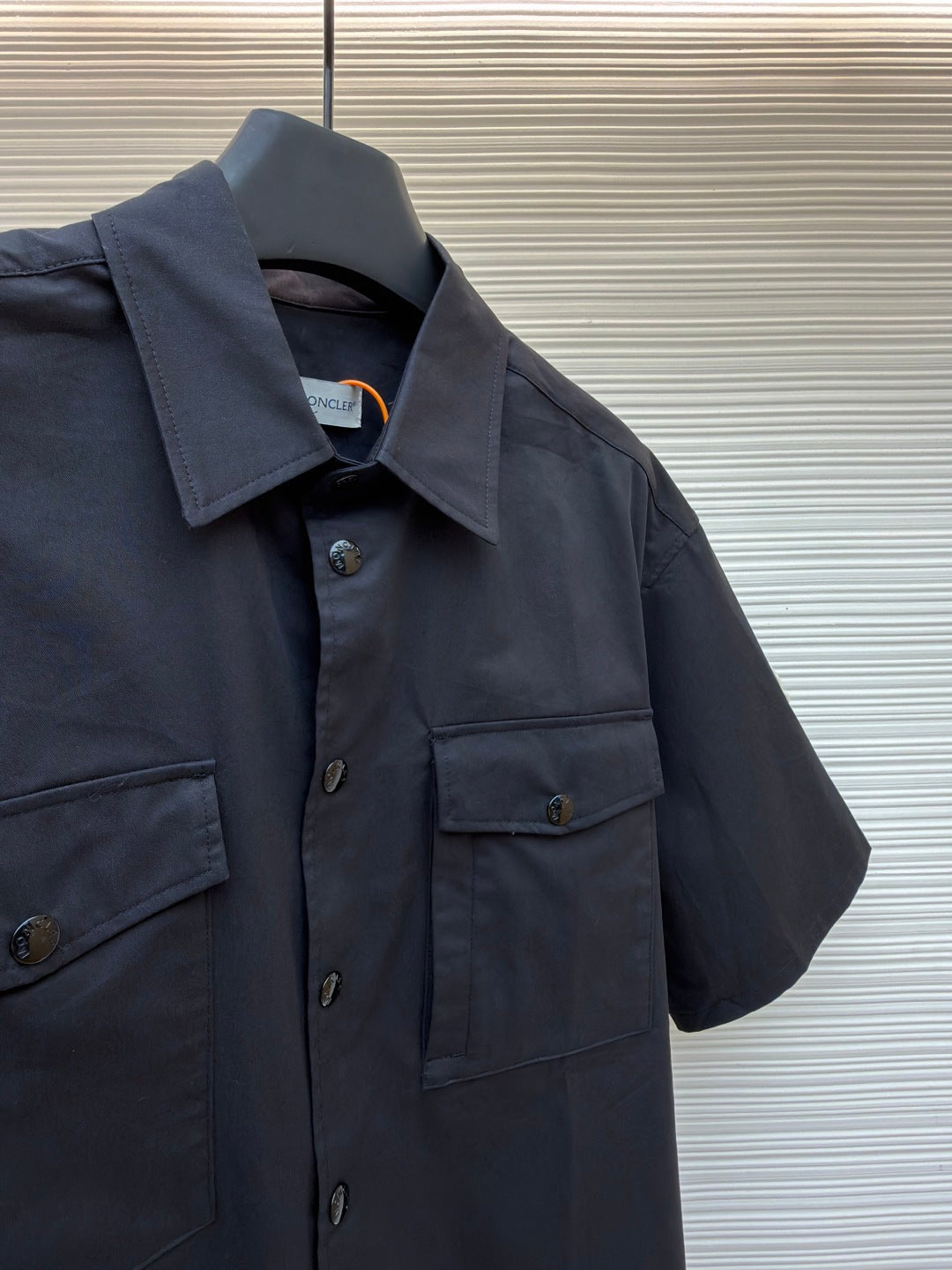 MONCLER 26S SHORT SLEEVE SHIRT 645