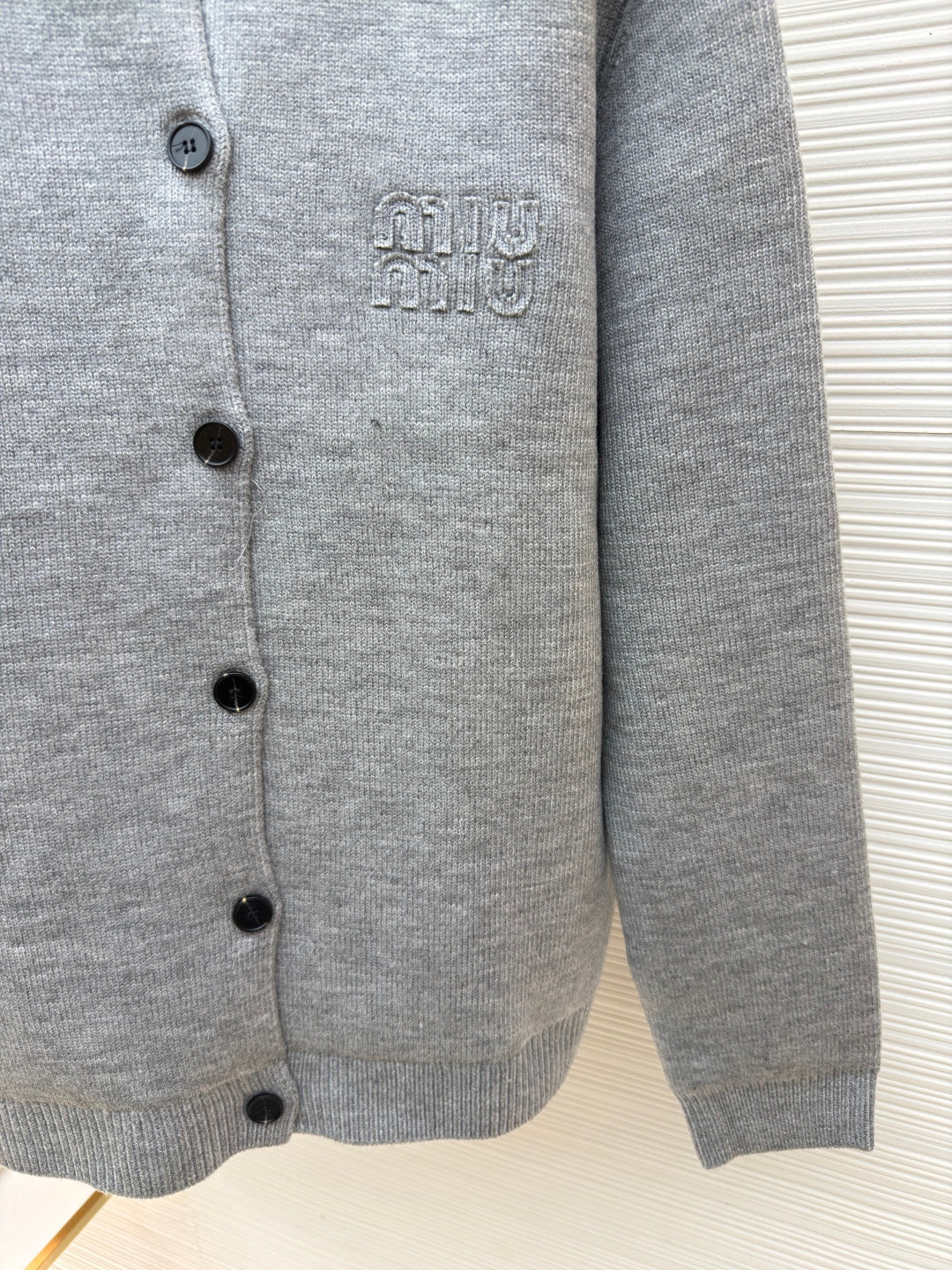 MIUMIU 26S ROUND NECK CARDIGAN 1370