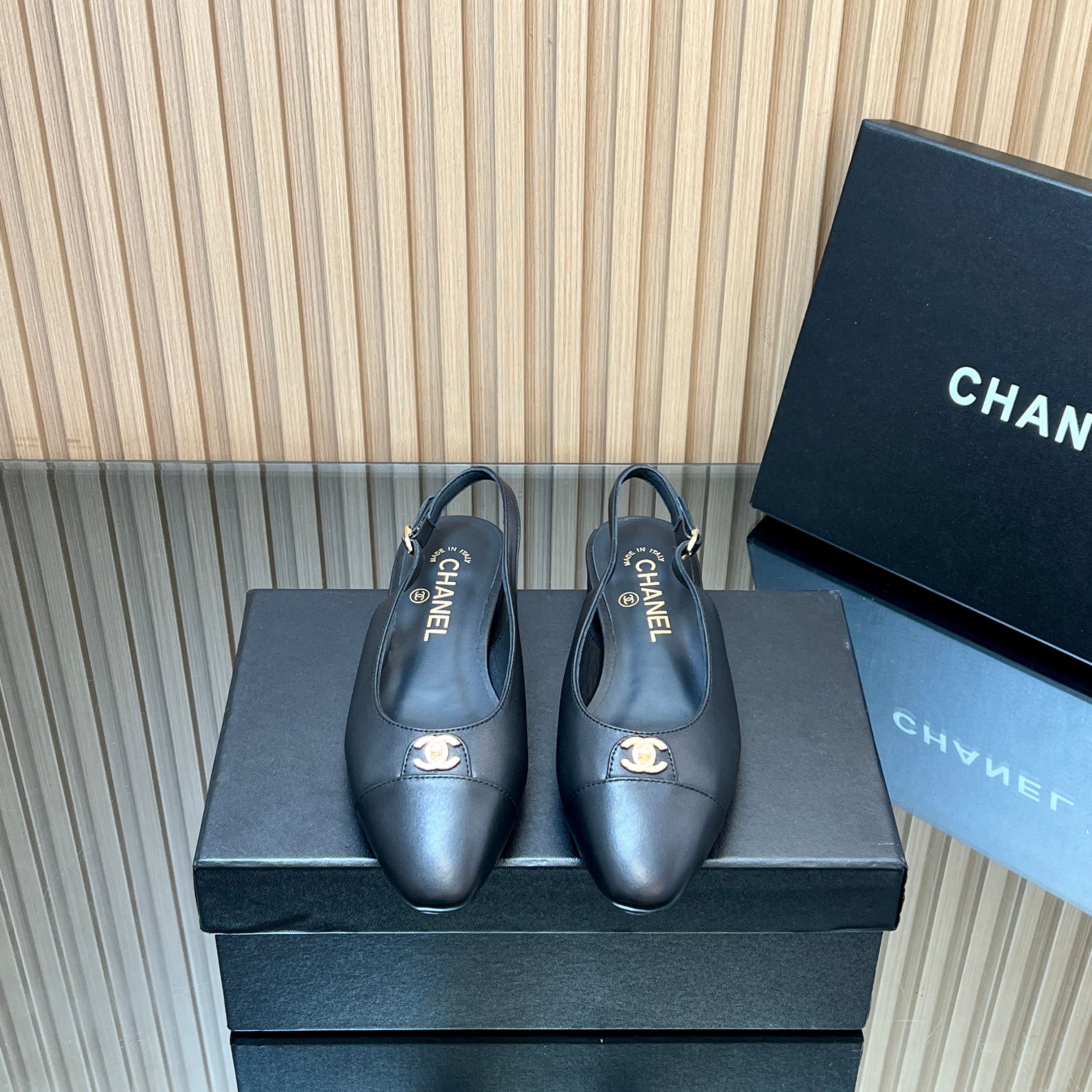 CHANEL 25S SLINGBACK FLATS IN BLACK CALFSKIN GOLD HARDWARE