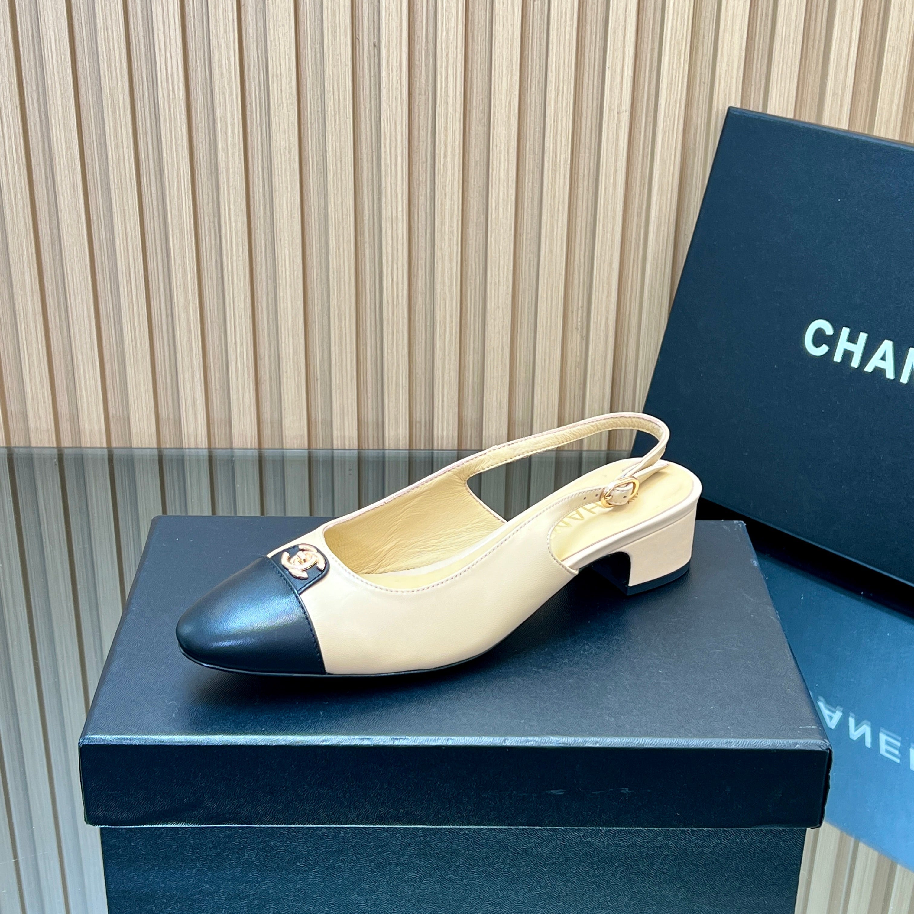 CHANEL 25S SLINGBACK SHOE 45MM IN BEIGE CALFSKIN GOLD HARDWARE