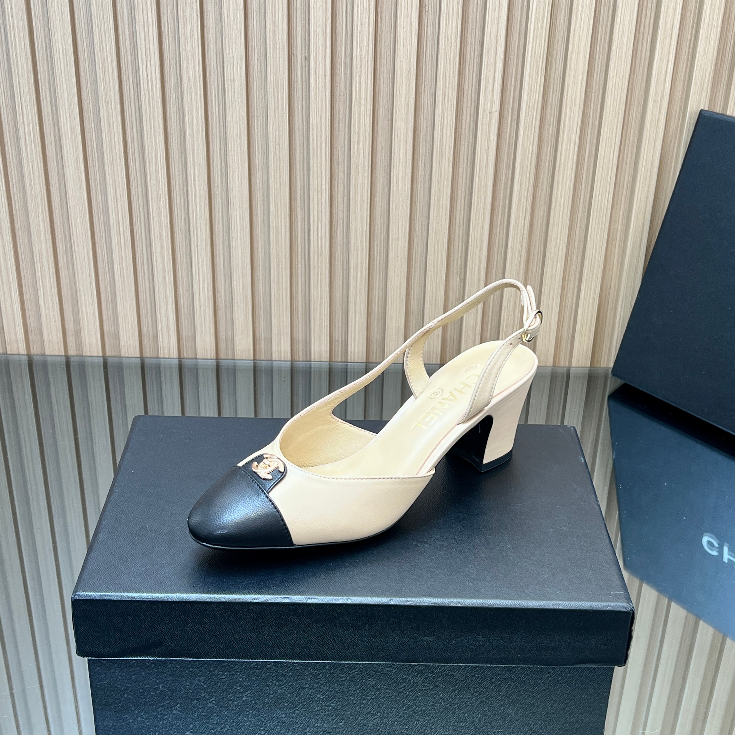 CHANEL 25S SLINGBACK SHOE LOGO 65MM IN BEIGE CALFSKIN GOLD HARDWARE
