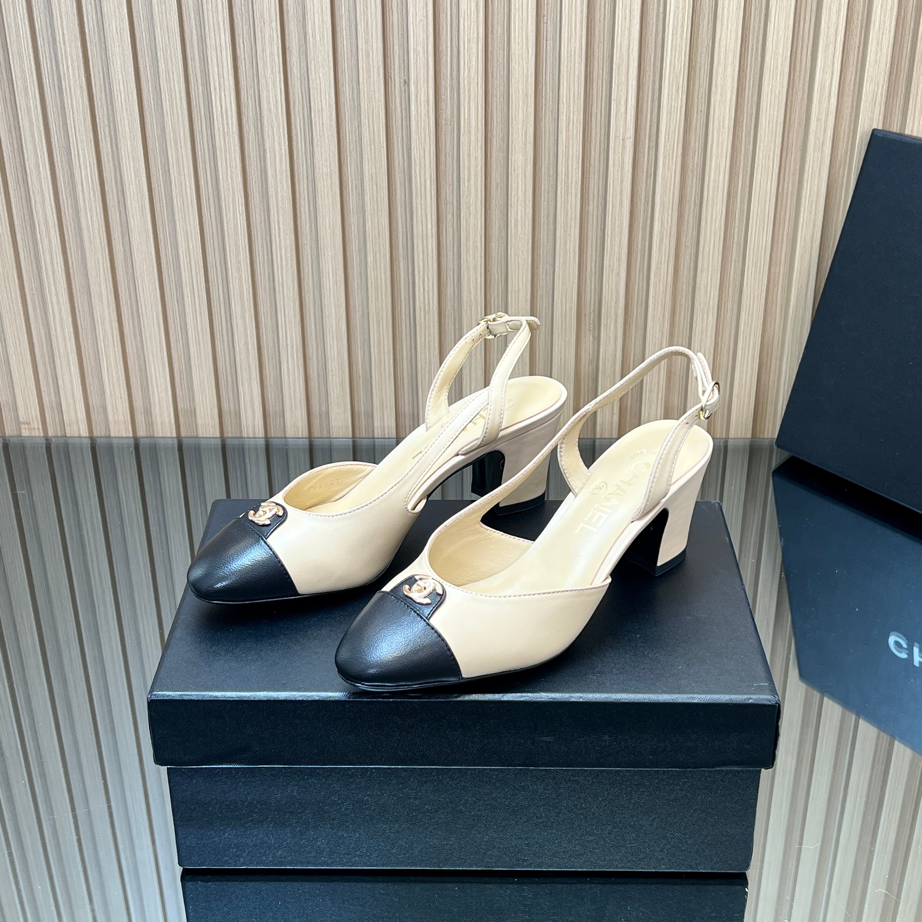 CHANEL 25S SLINGBACK SHOE LOGO 65MM IN BEIGE CALFSKIN GOLD HARDWARE