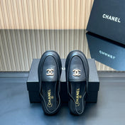 CHANEL 25S BACK STRAP MULE 15MM IN BLACK CALFSKIN GOLD HARDWARE