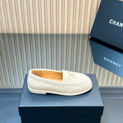 CHANEL 25S TEDDY LOAFER 15MM IN LIGHT BEIGE SUEDE GOLD HARDWARE